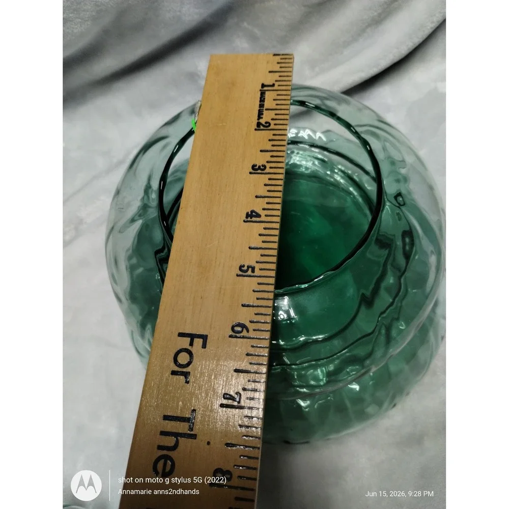 N/A green glass